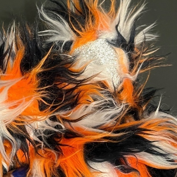 Detroit Tigers Tiger Faux Fur Hat w/ ear sequins details main image 10